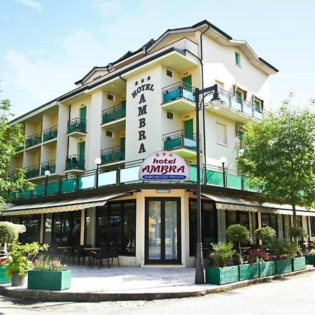Hotel Ambra Cesenatico Buitenkant foto