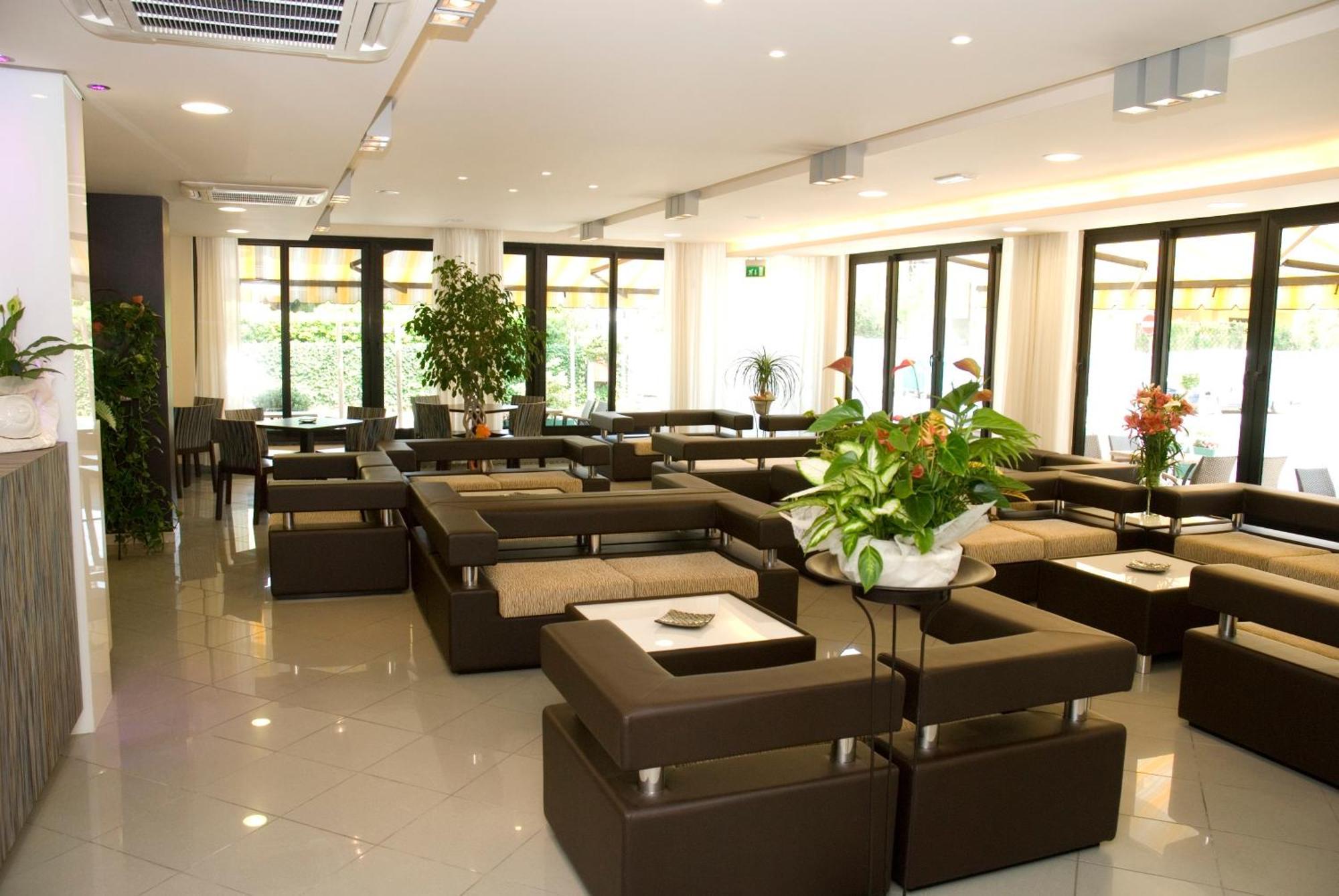 Hotel Ambra Cesenatico Buitenkant foto